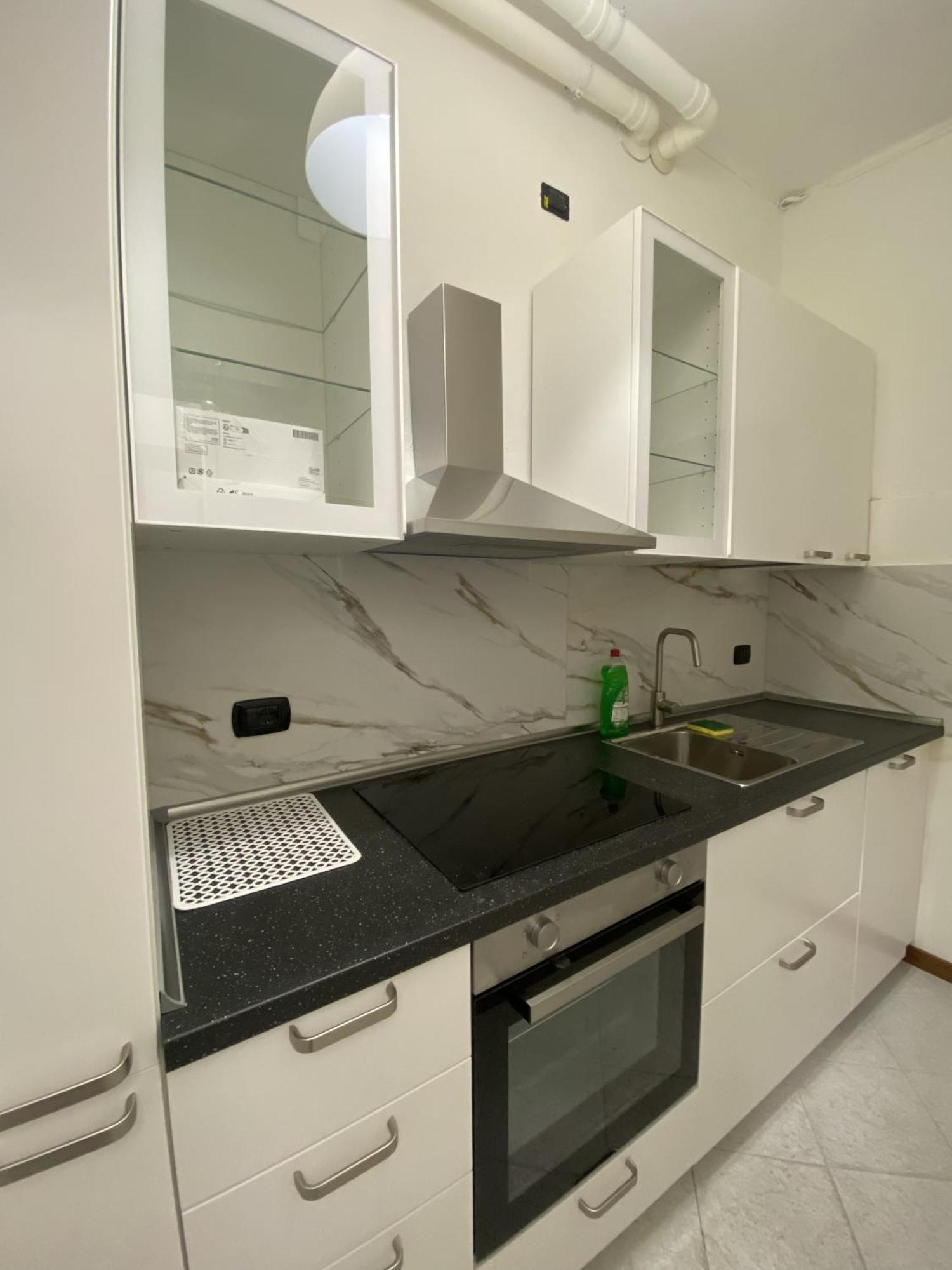 Lake Front Apartments, Леко Екстериор снимка